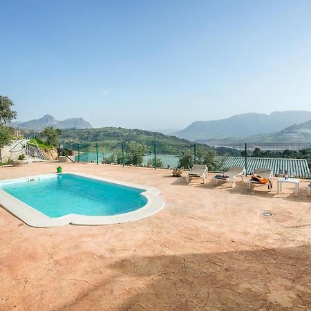 Gorgeous Home In Algodonales With Kitchen ภายนอก รูปภาพ