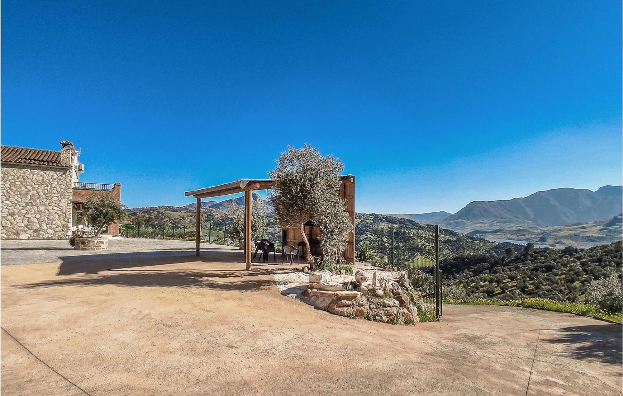 Gorgeous Home In Algodonales With Kitchen ภายนอก รูปภาพ