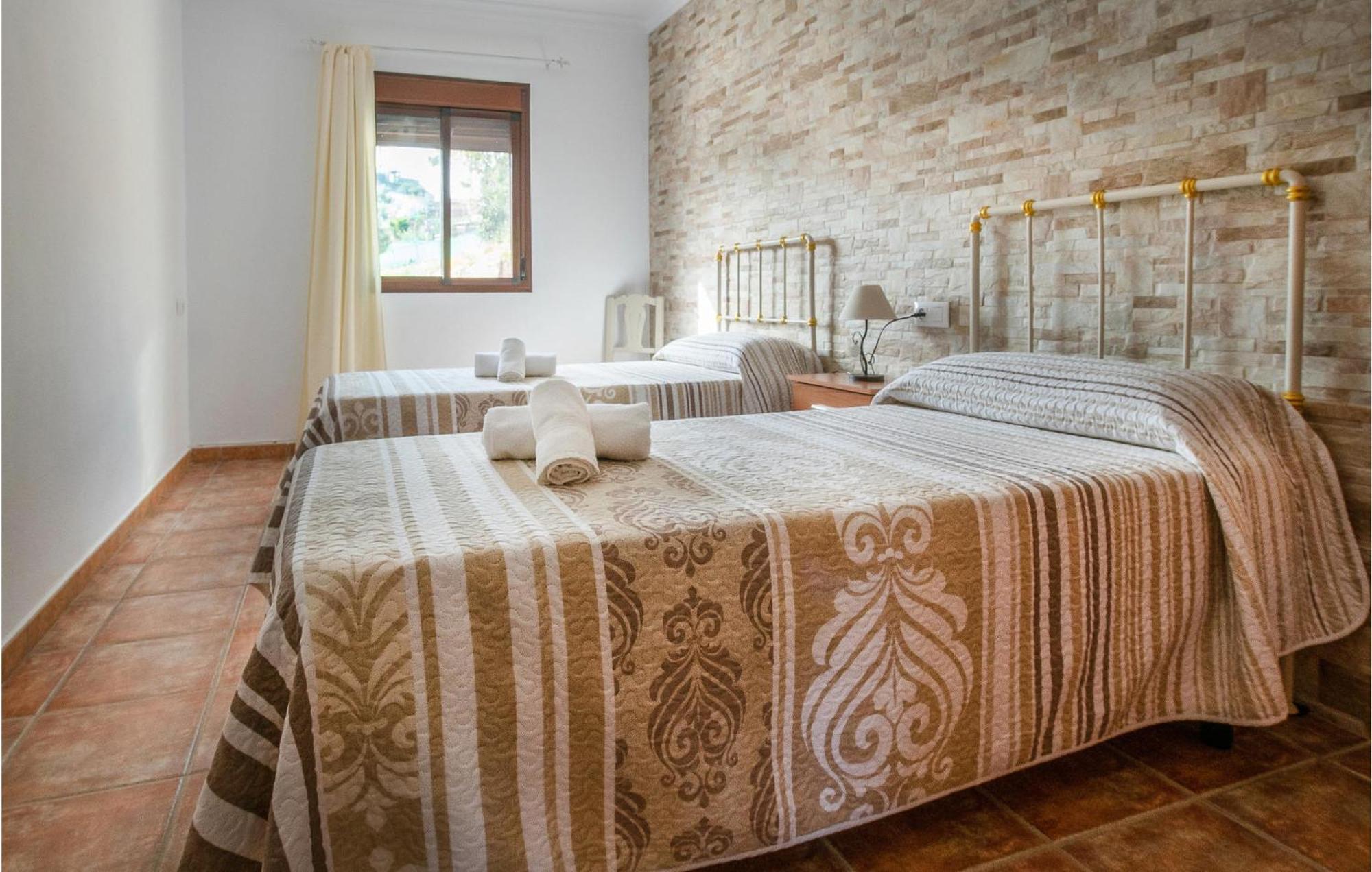 Gorgeous Home In Algodonales With Kitchen ภายนอก รูปภาพ