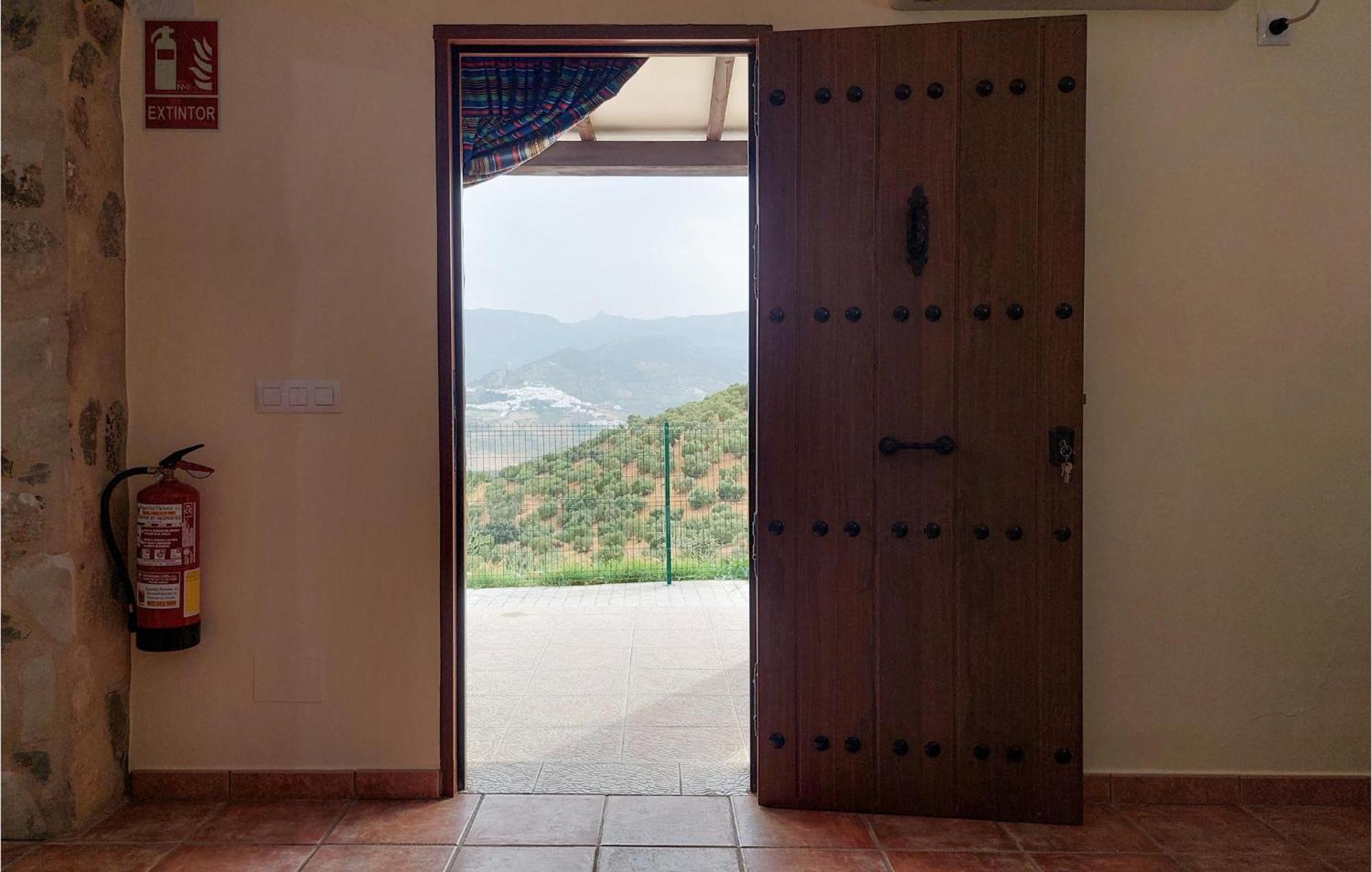 Gorgeous Home In Algodonales With Kitchen ภายนอก รูปภาพ