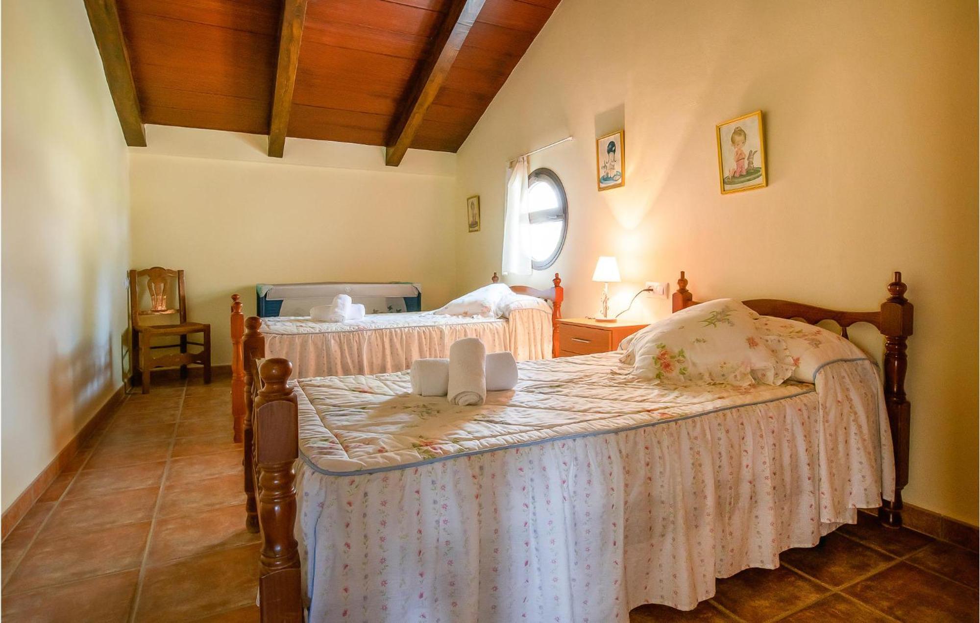 Gorgeous Home In Algodonales With Kitchen ภายนอก รูปภาพ